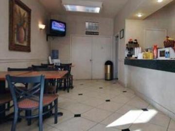 Econo Lodge Inn And Suites Eagle Pass Εξωτερικό φωτογραφία